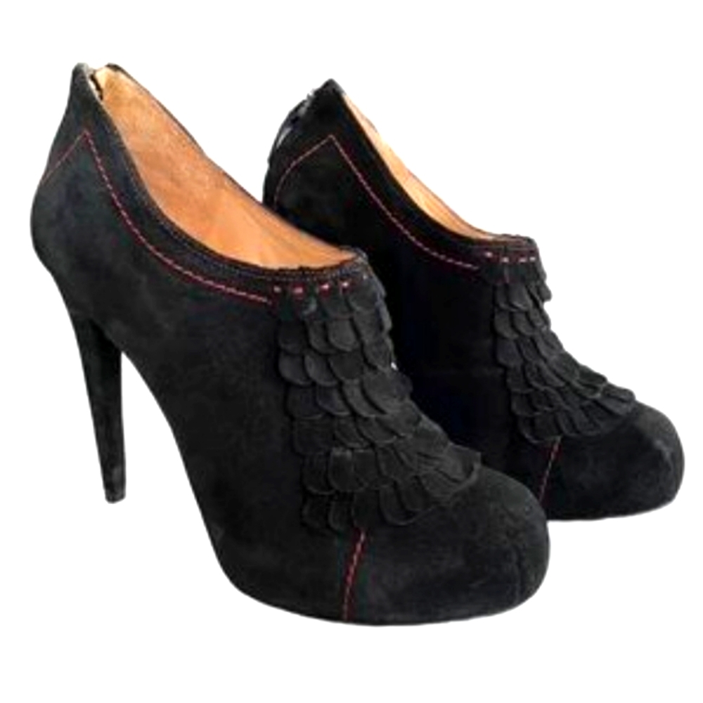 LAMB by Gwen Stefani Black Suede Ruffled  Front Bottie Stiletto Boots/Heels.